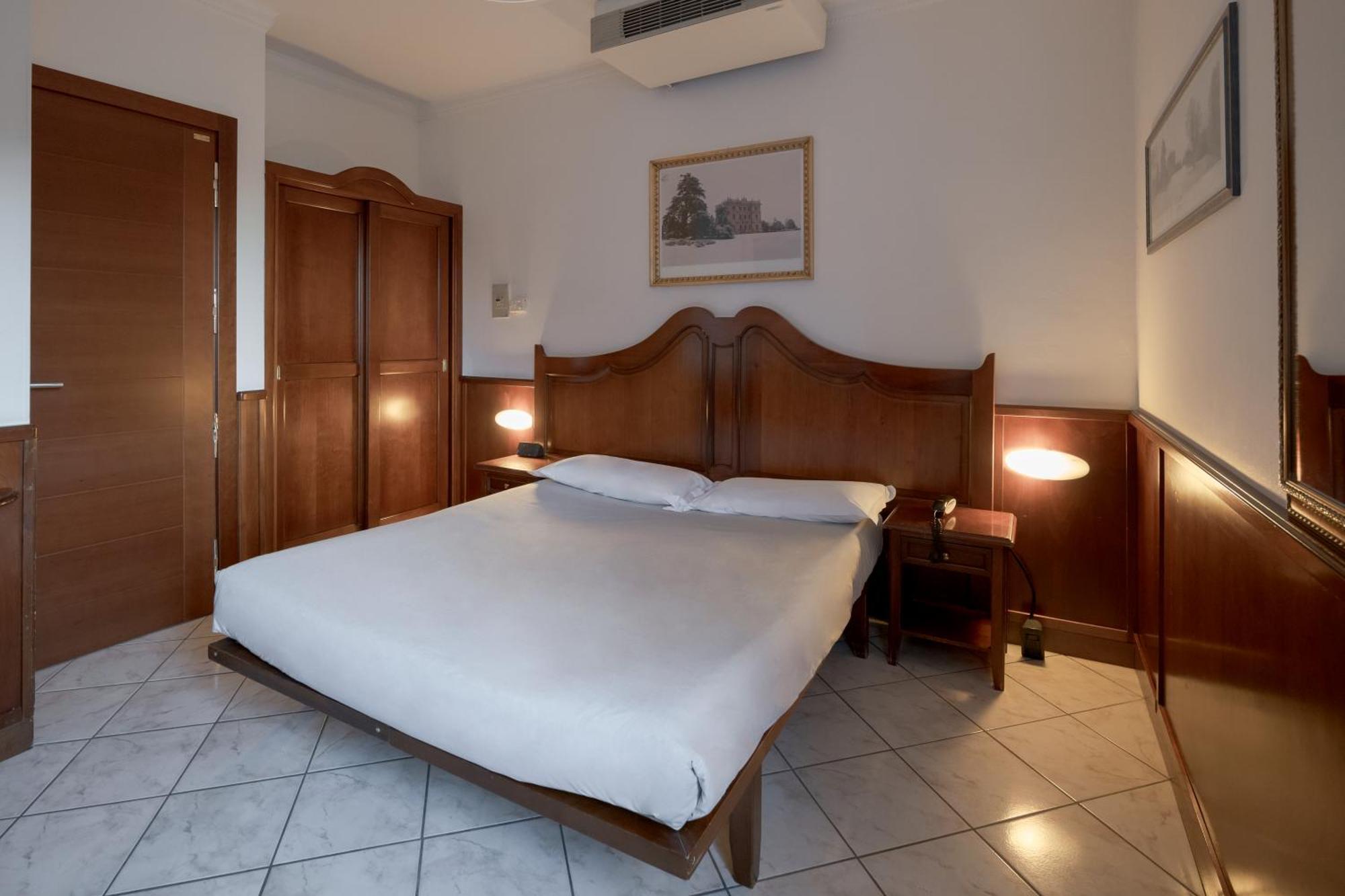 Hotel Ungheria Varese 1946 Extérieur photo