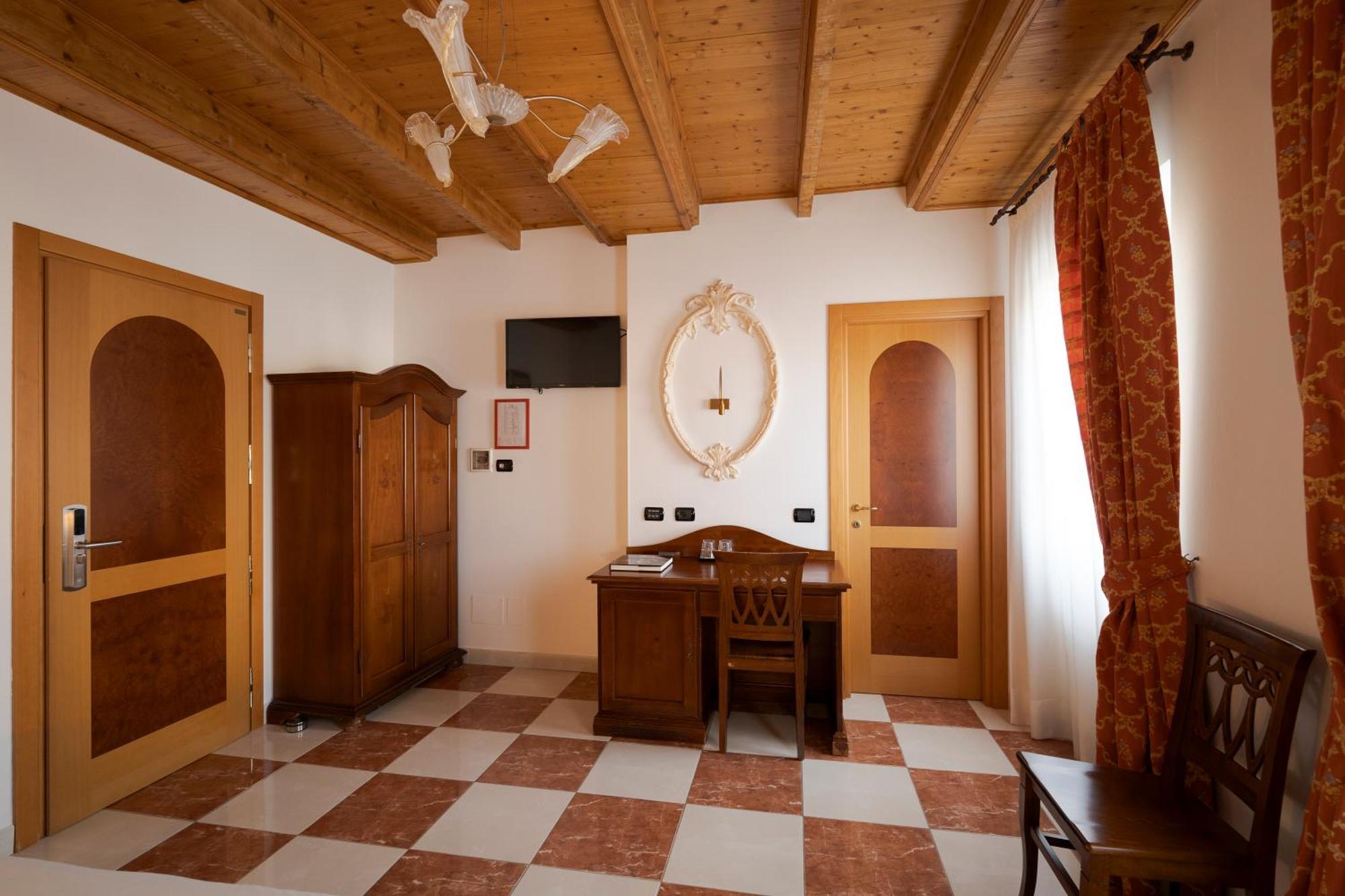 Hotel Ungheria Varese 1946 Extérieur photo