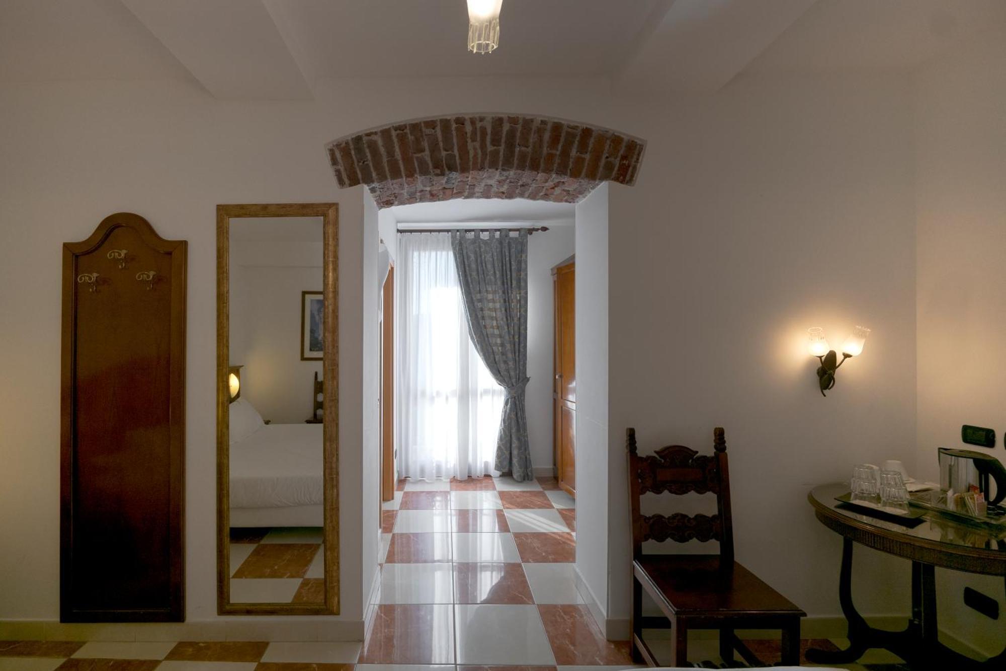 Hotel Ungheria Varese 1946 Extérieur photo