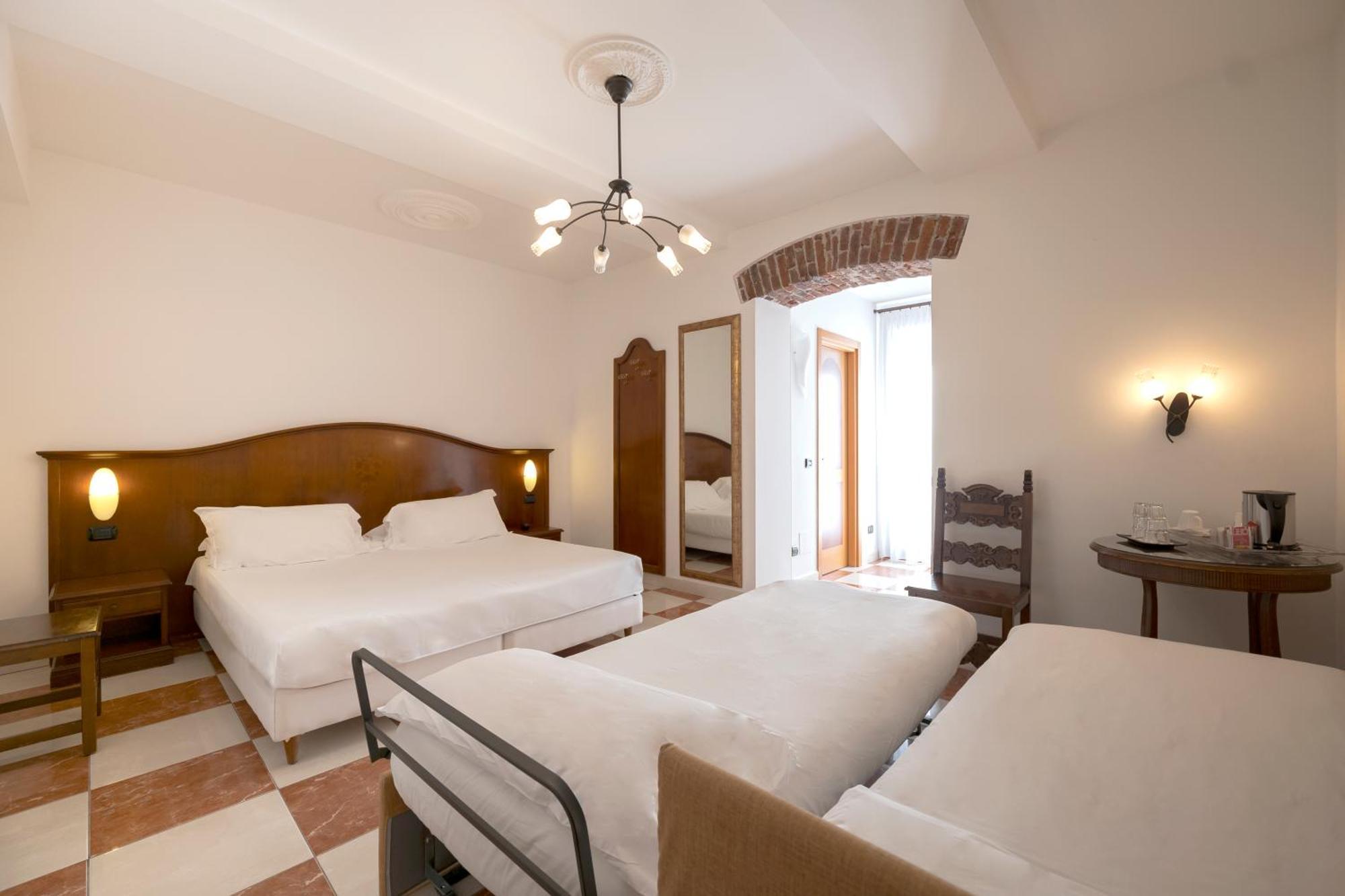 Hotel Ungheria Varese 1946 Extérieur photo