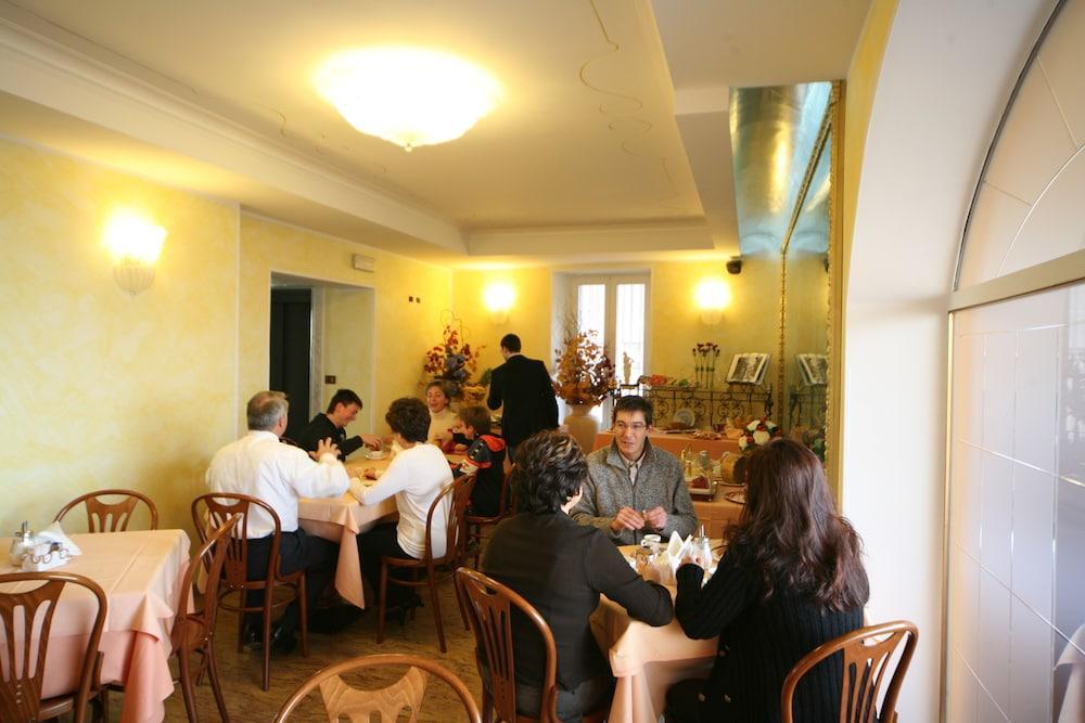 Hotel Ungheria Varese 1946 Extérieur photo